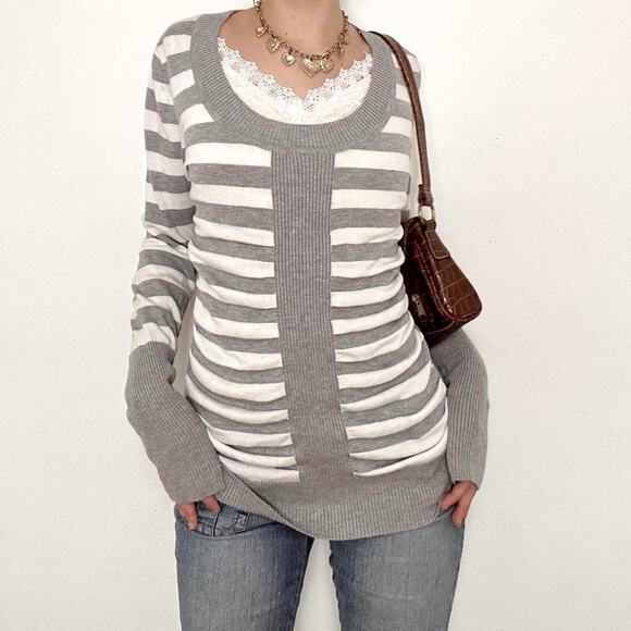 Y2k gray and white striped bongo sweater - Picture 2 of 7
